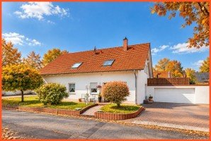 Hauptbild Zwei Wohneinheiten - Ein Zuhause voller Möglichkeiten - Barrierearmes Wohnen im Erdgeschoss und viel Platz für die Familie